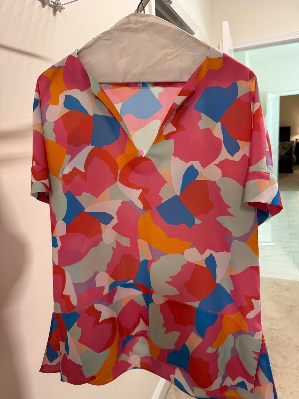 crosby. Short Sleeve V-Neck Abstract Floral Print Top in Pink, Blue, Orange